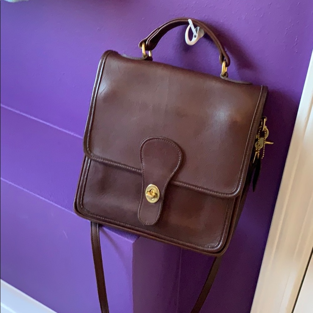 Vintage Genuine Coach brown leather purse !!!